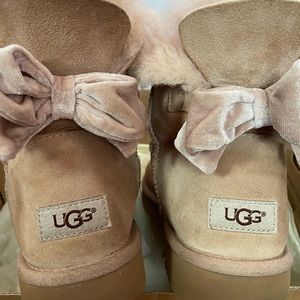 UGG mini Bailey Bow Womens 9